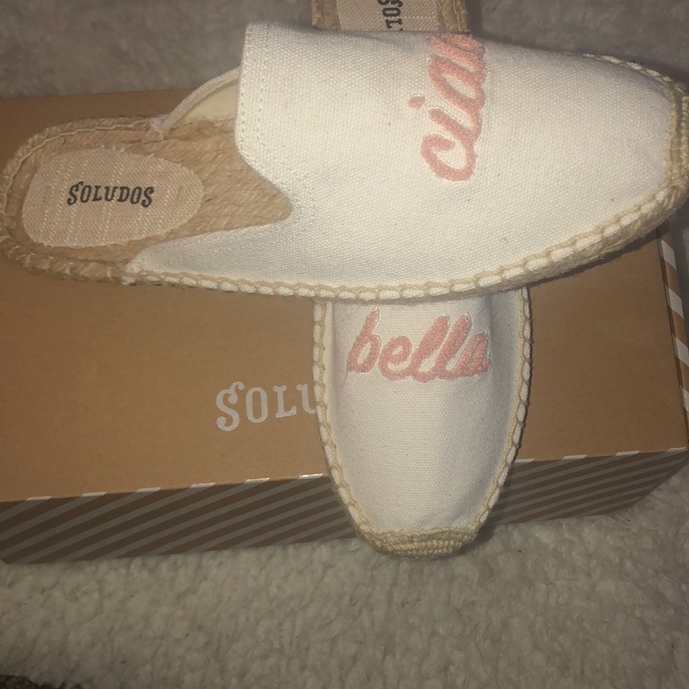 ”SOLUDOS” Beautiful travel CIAO BELLA mules.NWT - Picture 3 of 5